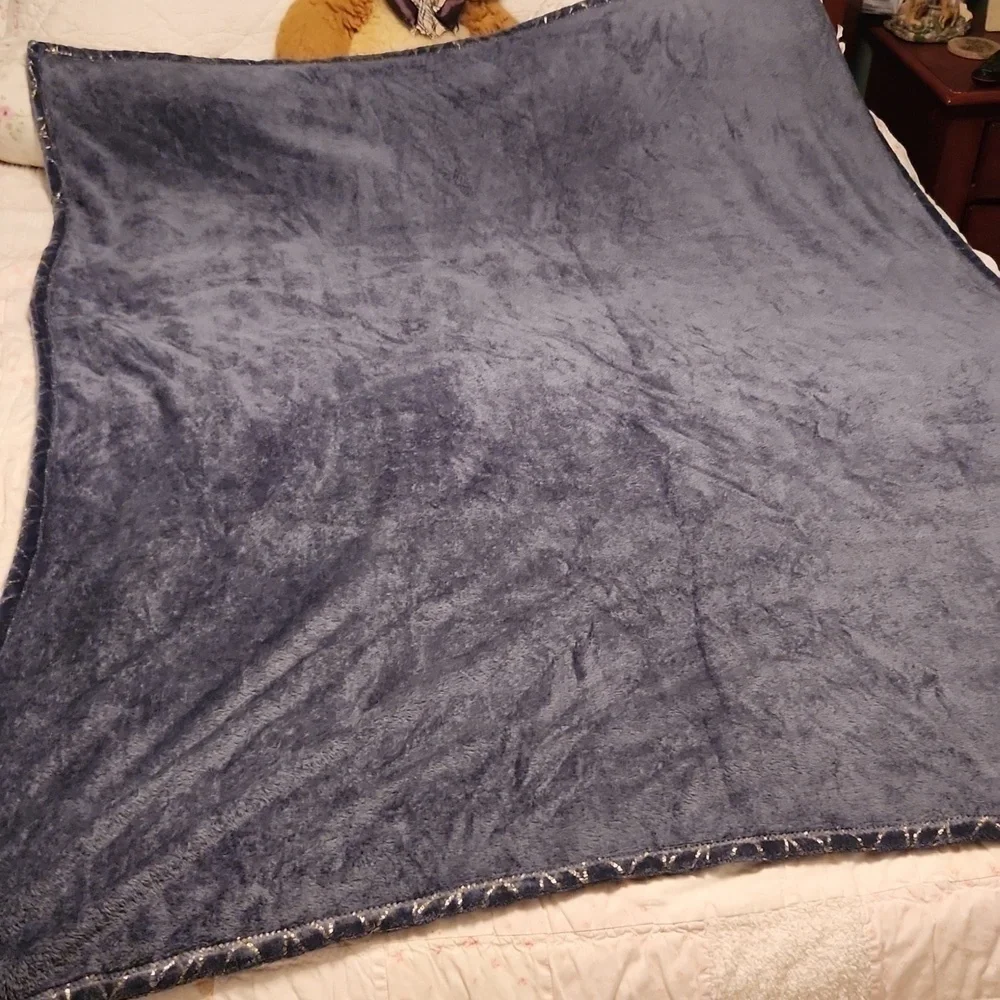 Better Homes plush gold metallic kaleidoscope print blanket